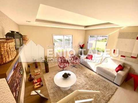 Casa em Condomínio Jardim Carlos Cooper 3 dormitorios 2 banheiros 2 vagas na garagem